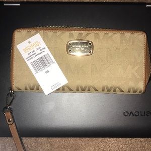 Michael kors wallet!